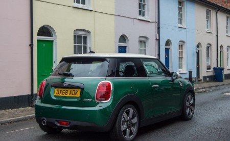 2019 MINI Cooper 3-Door 60 Years Edition Rear Three-Quarter Wallpapers 450x275 (22)