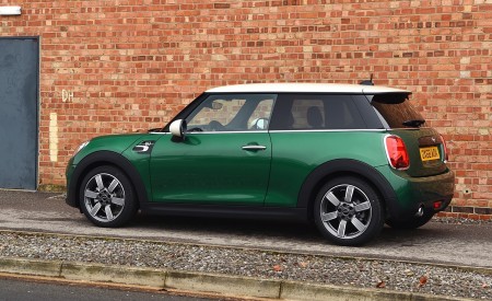 2019 MINI Cooper 3-Door 60 Years Edition Side Wallpapers 450x275 (42)