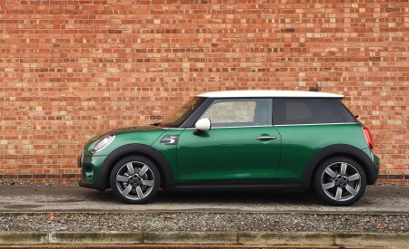 2019 MINI Cooper 3-Door 60 Years Edition Side Wallpapers 450x275 (41)