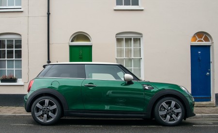 2019 MINI Cooper 3-Door 60 Years Edition Side Wallpapers 450x275 (30)