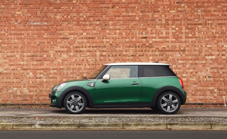 2019 MINI Cooper 3-Door 60 Years Edition Side Wallpapers 450x275 (44)