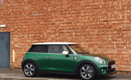 2019 MINI Cooper 3-Door 60 Years Edition Side Wallpapers 450x275 (40)