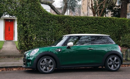 2019 MINI Cooper 3-Door 60 Years Edition Side Wallpapers 450x275 (25)