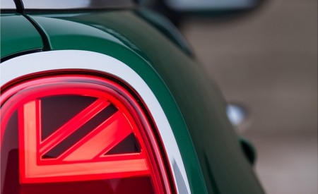 2019 MINI Cooper 3-Door 60 Years Edition Tail Light Wallpapers 450x275 (53)