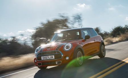2019 MINI Hardtop 2 Door Front Three-Quarter Wallpapers 450x275 (25)