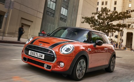 2019 MINI Hardtop 2 Door Front Three-Quarter Wallpapers 450x275 (48)