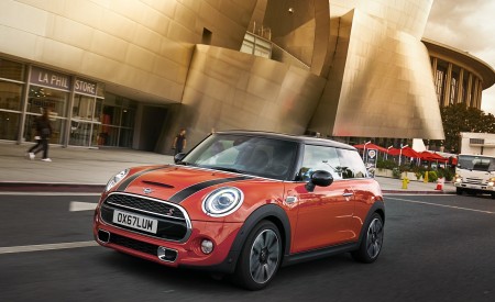 2019 MINI Hardtop 2 Door Front Three-Quarter Wallpapers 450x275 (58)