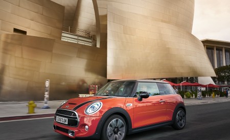 2019 MINI Hardtop 2 Door Front Three-Quarter Wallpapers 450x275 (57)