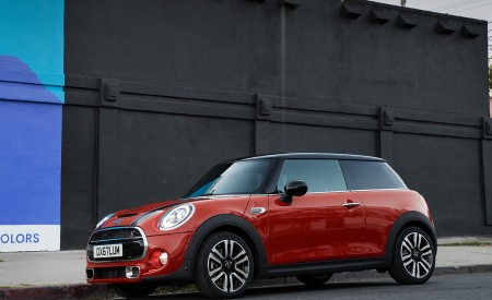 2019 MINI Hardtop 2 Door Front Three-Quarter Wallpapers 450x275 (69)