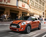 2019 MINI Hardtop 2 Door Front Three-Quarter Wallpapers 150x120 (45)
