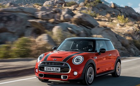 2019 MINI Hardtop 2 Door Front Three-Quarter Wallpapers 450x275 (22)