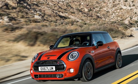 2019 MINI Hardtop 2 Door Front Three-Quarter Wallpapers 450x275 (9)