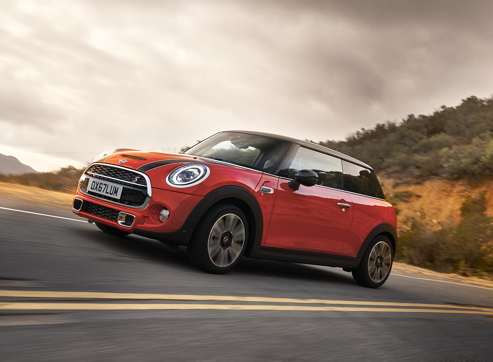 2019 MINI Hardtop 2 Door Front Three-Quarter Wallpapers (2)