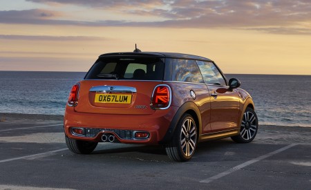 2019 MINI Hardtop 2 Door Rear Three-Quarter Wallpapers 450x275 (39)