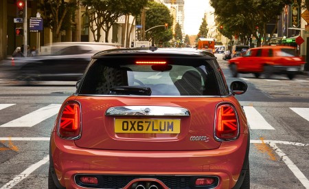 2019 MINI Hardtop 2 Door Rear Wallpapers 450x275 (54)