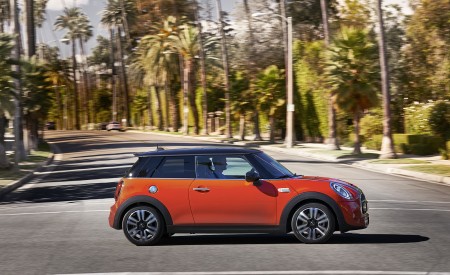 2019 MINI Hardtop 2 Door Side Wallpapers 450x275 (53)