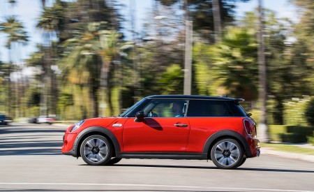 2019 MINI Hardtop 2 Door Side Wallpapers 450x275 (77)