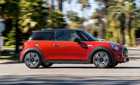2019 MINI Hardtop 2 Door Side Wallpapers 450x275 (76)
