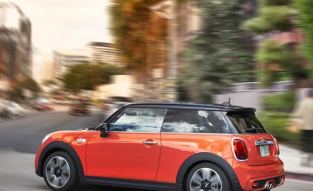 2019 MINI Hardtop 2 Door Side Wallpapers 450x275 (52)