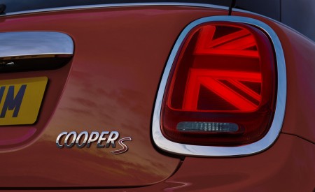 2019 MINI Hardtop 2 Door Tail Light Wallpapers 450x275 (83)