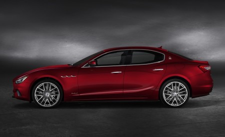 2019 Maserati Ghibli SQ4 GranSport Side Wallpapers 450x275 (12)