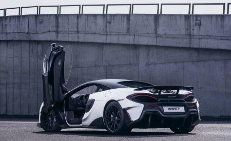 2019 McLaren 600LT Coupé Rear Three-Quarter Wallpapers 450x275 (28)