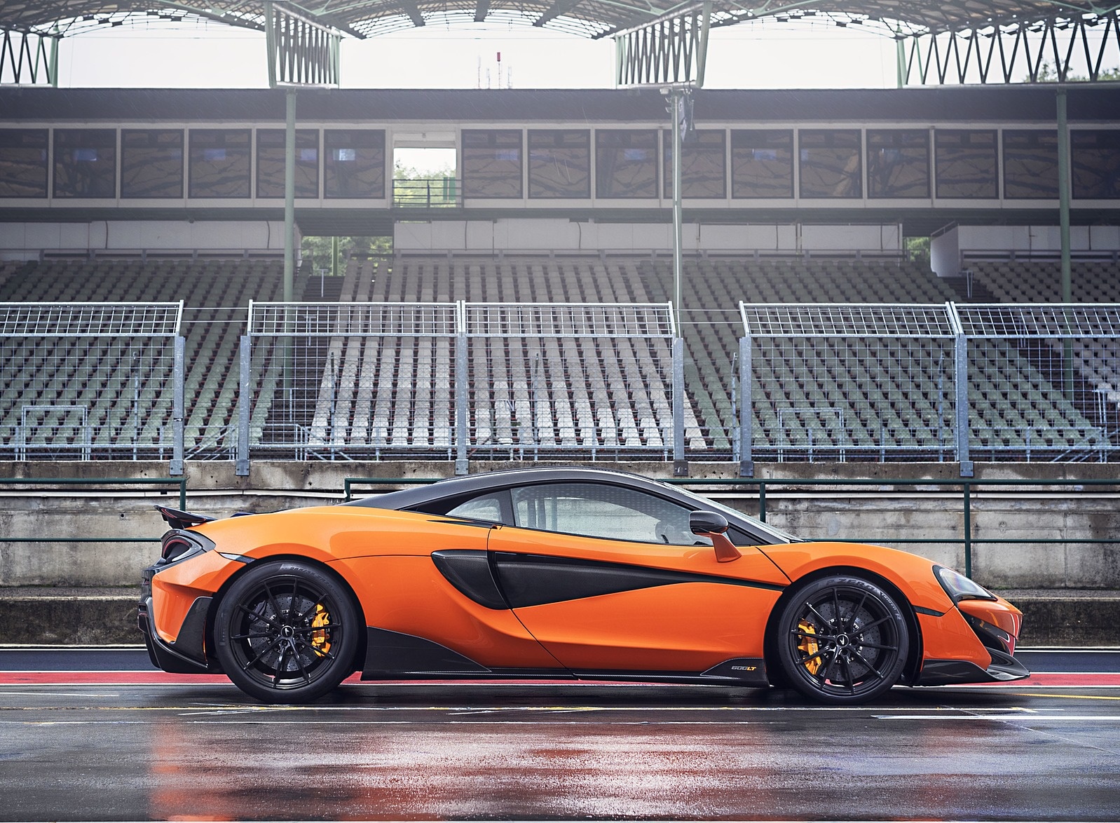 2019 McLaren 600LT Coupé Side Wallpapers (7)