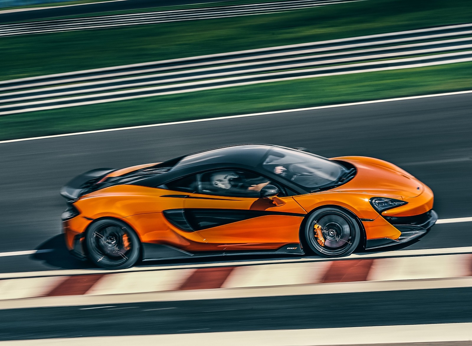 2019 McLaren 600LT Coupé Side Wallpapers (6)
