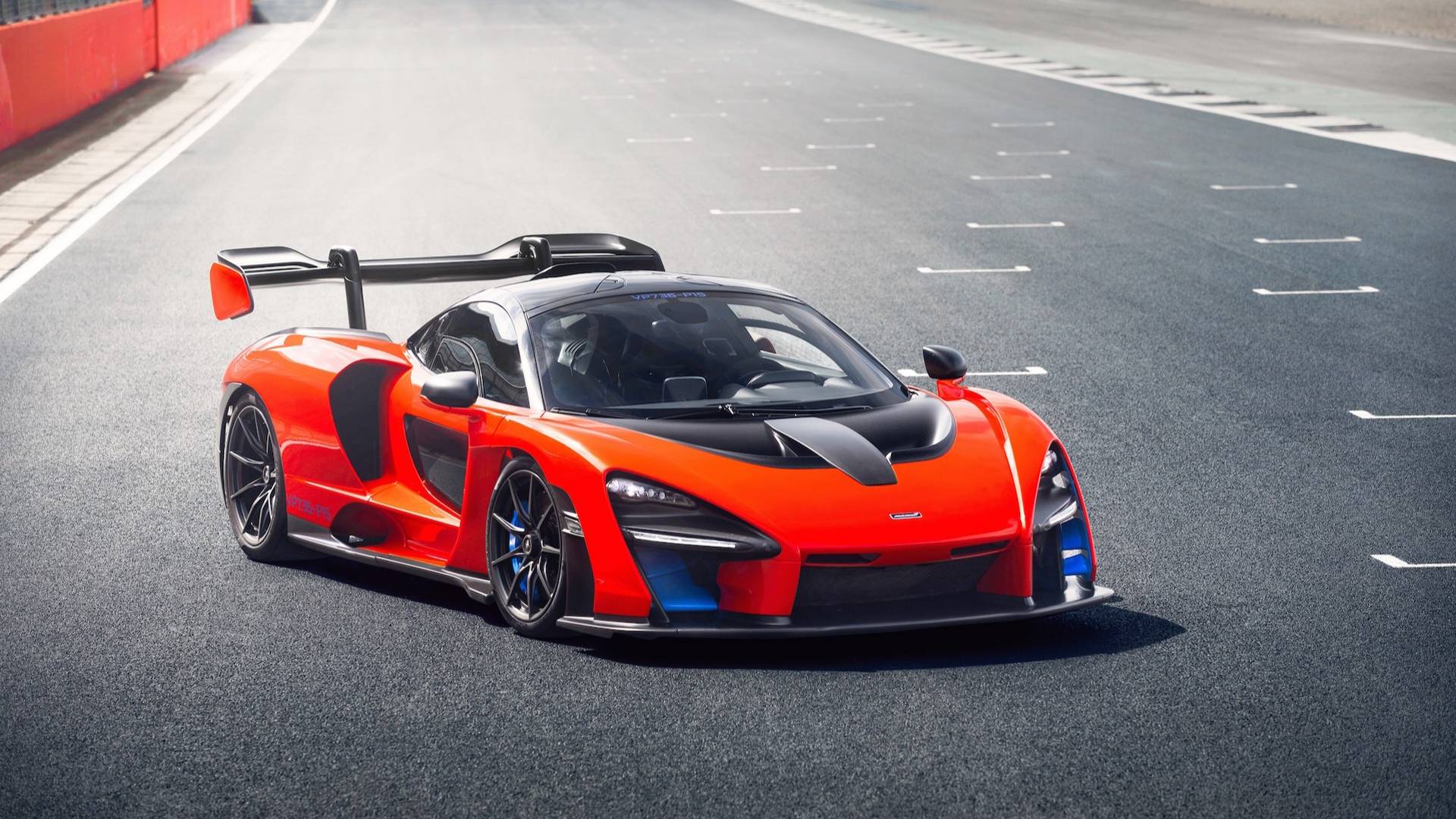 2019 McLaren Senna (Color: Delta Red) Front Three-Quarter Wallpapers #26 of 130