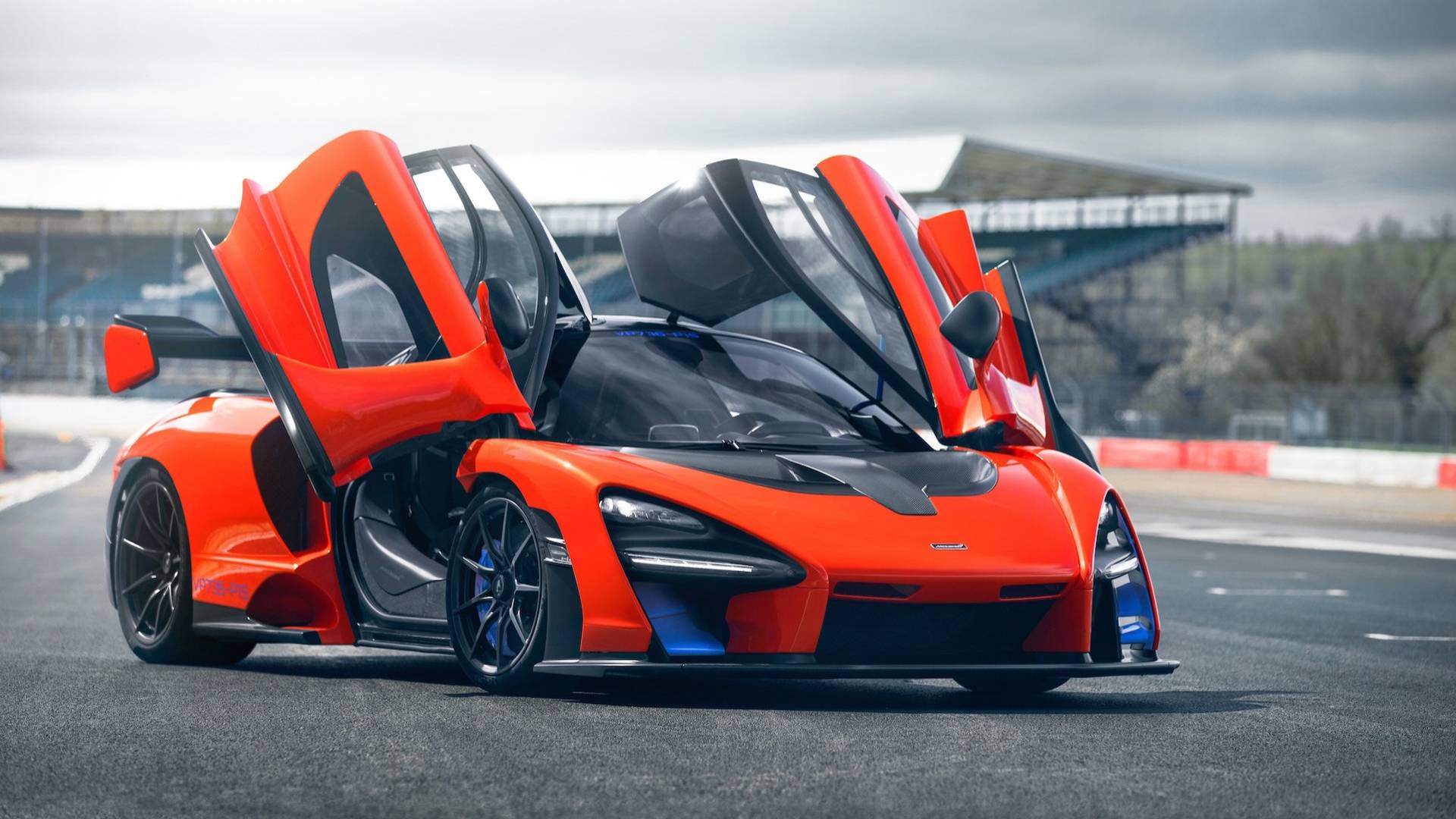 2019 McLaren Senna (Color: Delta Red) Front Three-Quarter Wallpapers #28 of 130