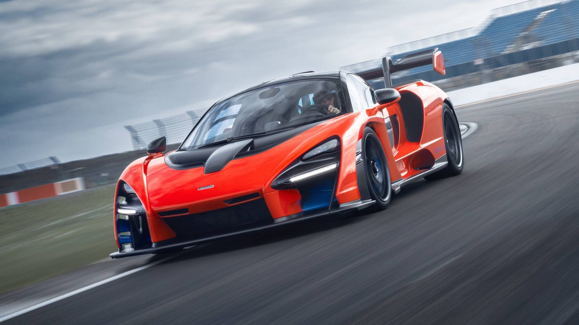 2019 McLaren Senna (Color: Delta Red) Front Three-Quarter Wallpapers #13 of 130