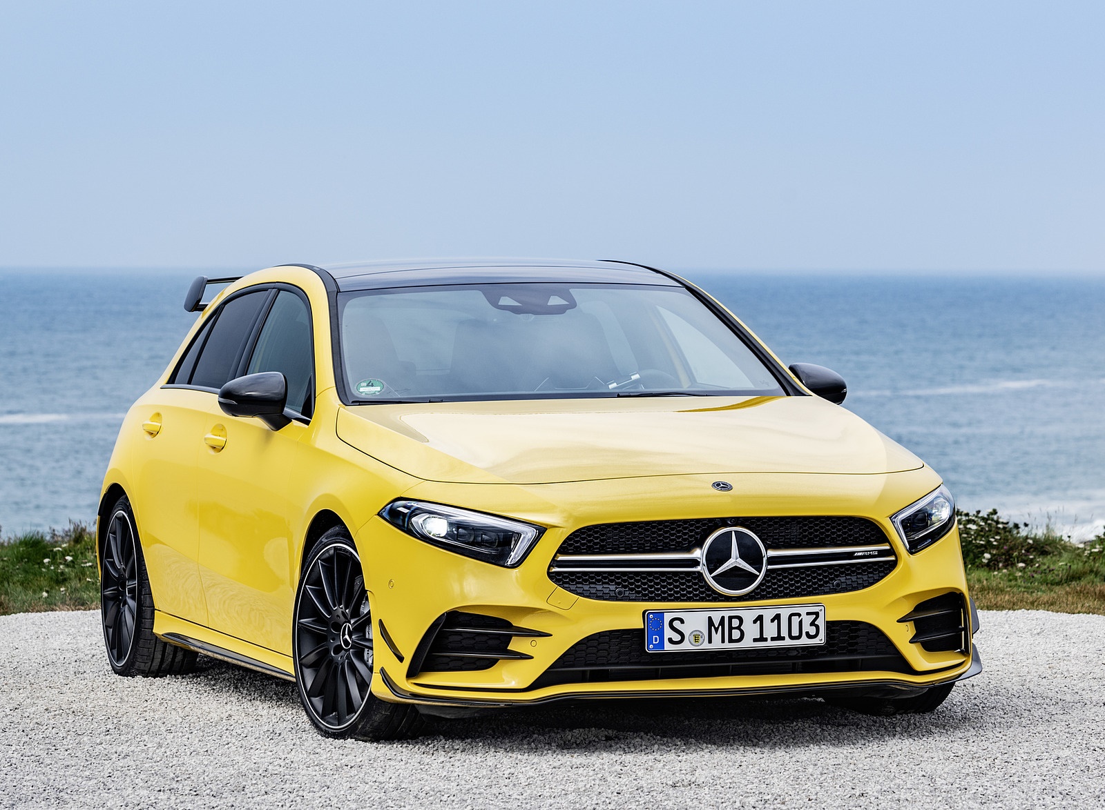 2019 Mercedes-AMG A35 4MATIC (Color: Sun Yellow) Front Wallpapers (14)