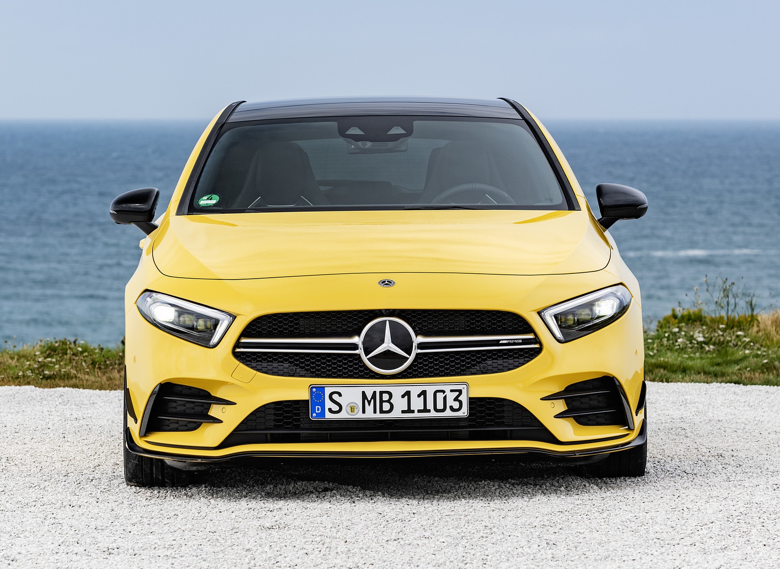 2019 Mercedes-AMG A35 4MATIC (Color: Sun Yellow) Front Wallpapers (13)