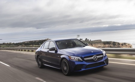 2019 Mercedes-AMG C43 Sedan (US-Spec) Front Three-Quarter Wallpapers 450x275 (98)