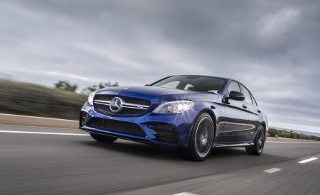 2019 Mercedes-AMG C43 Sedan (US-Spec) Front Three-Quarter Wallpapers 450x275 (99)