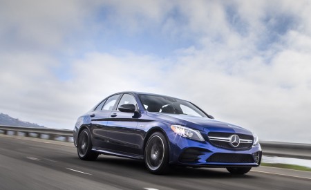 2019 Mercedes-AMG C43 Sedan (US-Spec) Front Three-Quarter Wallpapers 450x275 (101)