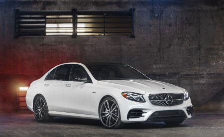 2019 Mercedes-AMG E53 Sedan Front Three-Quarter Wallpapers 450x275 (16)