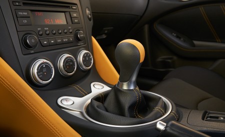 2019 Nissan 370Z Heritage Edition Interior Detail Wallpapers 450x275 (45)