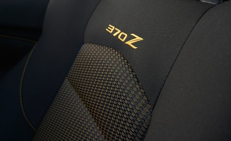 2019 Nissan 370Z Heritage Edition Interior Detail Wallpapers 450x275 (43)
