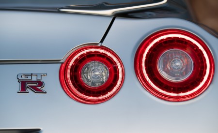 2019 Nissan GT-R Tail Light Wallpapers 450x275 (10)