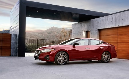 2019 Nissan Maxima Front Three-Quarter Wallpapers 450x275 (2)
