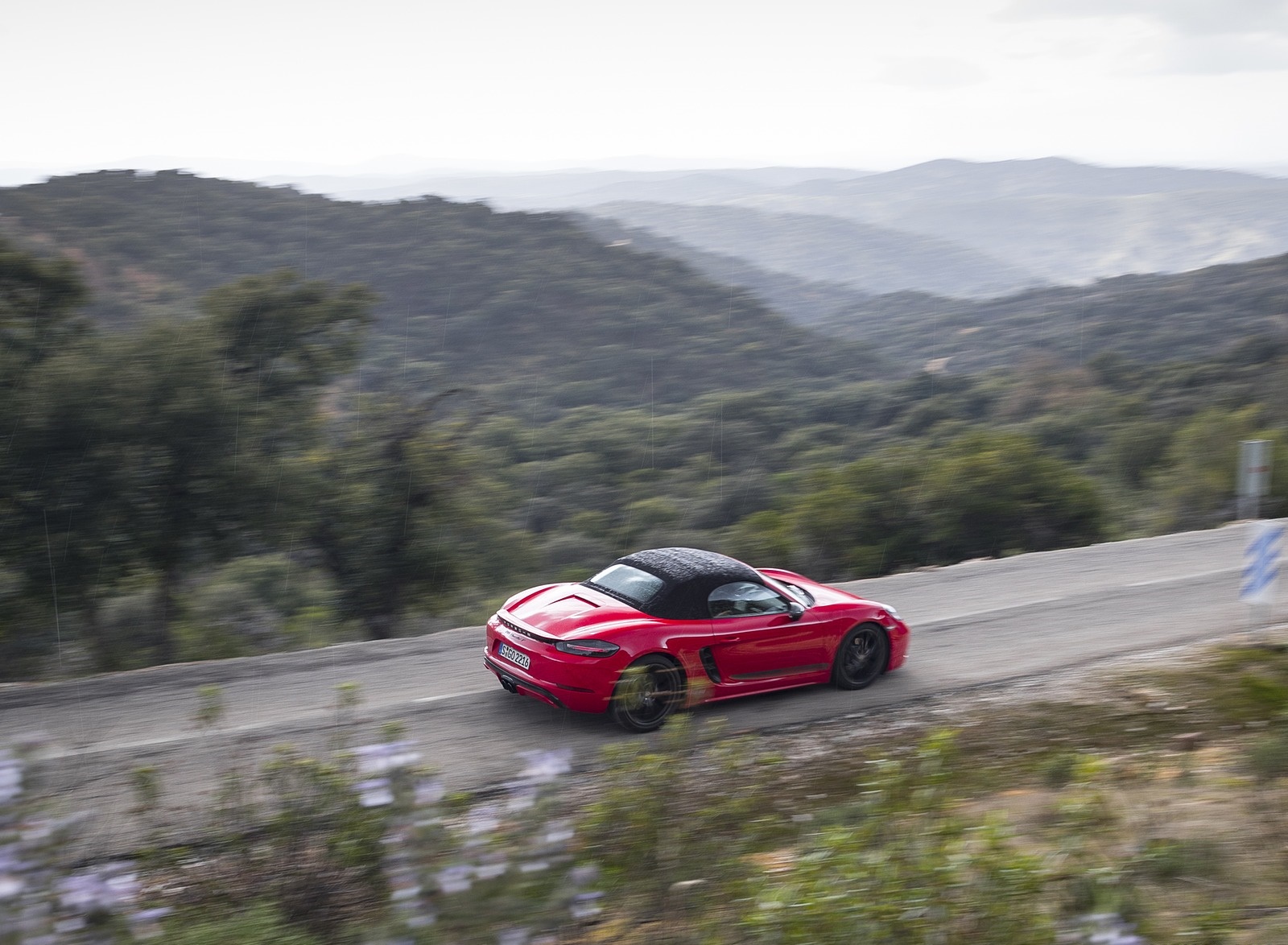 2019 Porsche 718 Boxster T (Color: Guards Red) Rear Three-Quarter Wallpapers (10)