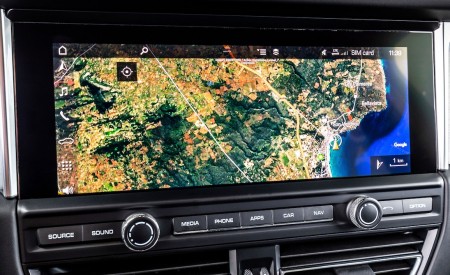 2019 Porsche Macan S (Color: Dolomite Silver Metallic) Central Console Wallpapers 450x275 (73)