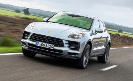 2019 Porsche Macan S (Color: Dolomite Silver Metallic) Front Three-Quarter Wallpapers 450x275 (59)