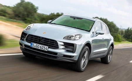 2019 Porsche Macan S (Color: Dolomite Silver Metallic) Front Three-Quarter Wallpapers 450x275 (62)