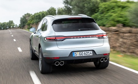 2019 Porsche Macan S (Color: Dolomite Silver Metallic) Rear Wallpapers 450x275 (65)