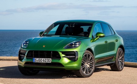 2019 Porsche Macan S (Color: Mamba Green Metallic) Front Three-Quarter Wallpapers 450x275 (5)