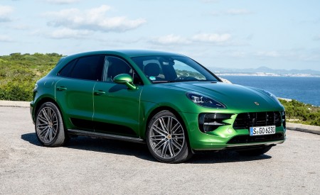 2019 Porsche Macan S (Color: Mamba Green Metallic) Front Three-Quarter Wallpapers 450x275 (6)