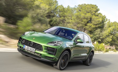 2019 Porsche Macan S (Color: Mamba Green Metallic) Front Three-Quarter Wallpapers 450x275 (10)