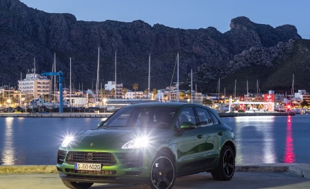 2019 Porsche Macan S (Color: Mamba Green Metallic) Front Wallpapers 450x275 (11)